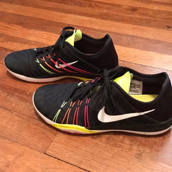 ❌SOLD❌ Women’s Nike Free TR 6 OC Sneakers - Picture 3 of 6